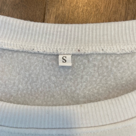 Cute Little Sponge Like Sweater - Picture 8 of 8